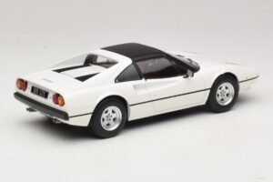 Ferrari 308 GTS Vit MCG 1:18 MCG18664 Metall — bild 2 av 6