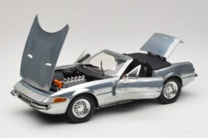 Ferrari 365 GTS Chrome Silver Hot Wheels 1:18 25738 Metall — bild 2 av 8