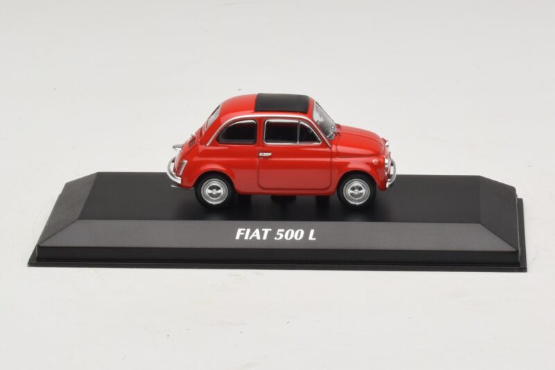 Fiat 500 L Röd Maxichamps 1:43 940121600 Metall