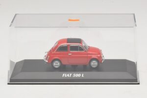 Fiat 500 L Röd Maxichamps 1:43 940121600 Metall — bild 4 av 5