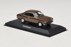 Ford Escort Mk1 Brunmetallic Maxichamps 1:43 940081000 Metall — bild 3 av 5