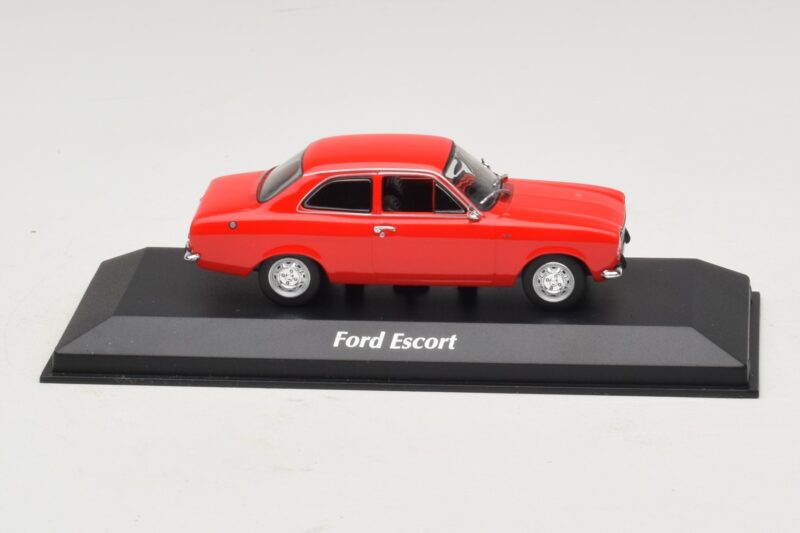 Ford Escort Mk1 Röd Maxichamps 1:43 940081001 Metall