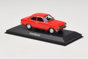 Ford Escort Mk1 Röd Maxichamps 1:43 940081001 Metall — bild 3 av 5
