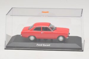 Ford Escort Mk1 Röd Maxichamps 1:43 940081001 Metall — bild 4 av 5