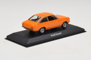 Ford Escort Mk2 Orange Maxichamps 1:43 940084101 Metall — bild 2 av 5