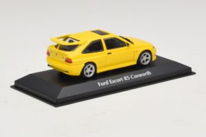 Ford Escort RS Cosworth Gul Maxichamps 1:43 940082101 Metall — bild 2 av 5