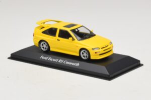 Ford Escort RS Cosworth Gul Maxichamps 1:43 940082101 Metall — bild 3 av 5