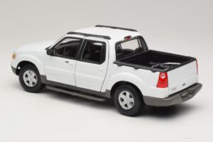 Ford Explorer Sport Trac Vit Maisto 1:18 36891 Metall — bild 7 av 8