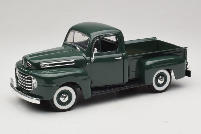 Ford F-1 Grön Road Legends 1:18 92218 Metall