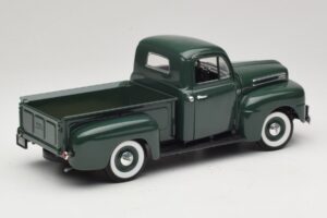 Ford F-1 Grön Road Legends 1:18 92218 Metall — bild 3 av 8