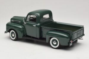 Ford F-1 Grön Road Legends 1:18 92218 Metall — bild 7 av 8