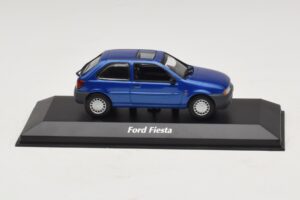 Ford Fiesta Mk4 Blå Metallic Maxichamps 1:43 940085061 Metall