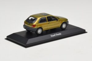 Ford Fiesta Mk4 Guld Maxichamps 1:43 940085060 Metall — bild 2 av 5