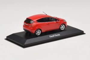 Ford Fiesta Mk7 Röd Maxichamps 1:43 940088000 Metall — bild 2 av 5