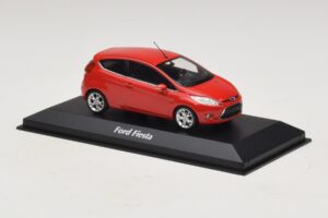 Ford Fiesta Mk7 Röd Maxichamps 1:43 940088000 Metall — bild 3 av 5