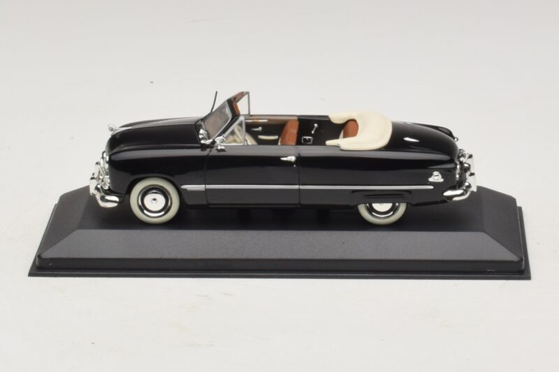 Ford FL Cabriolet Svart Minichamps 1:43 400082231 Metall
