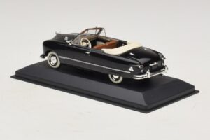 Ford FL Cabriolet Svart Minichamps 1:43 400082231 Metall — bild 3 av 5