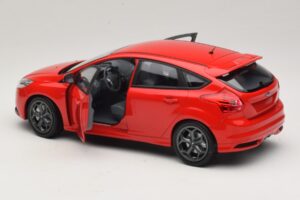 Ford Focus ST Mk2 Röd Minichamps 1:18 110082002 Metall — bild 5 av 8