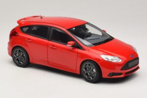 Ford Focus ST Mk2 Röd Minichamps 1:18 110082002 Metall — bild 6 av 8