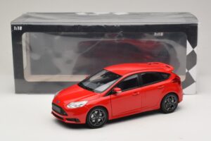 Ford Focus ST Mk2 Röd Minichamps 1:18 110082002 Metall — bild 8 av 8