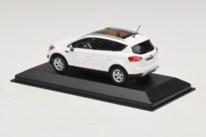 Ford Kuga Mk1 Vit Återförsäljarutgåva Minichamps 1:43 KUGA002 Metall — bild 3 av 5