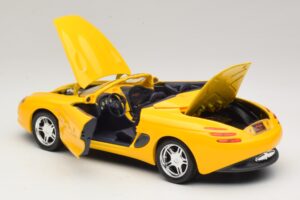Ford Mustang Mach III Cabriolet Gul Maisto 1:18 32815 Metall — bild 5 av 8