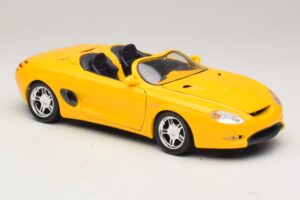 Ford Mustang Mach III Cabriolet Gul Maisto 1:18 32815 Metall — bild 6 av 8