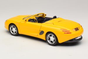 Ford Mustang Mach III Cabriolet Gul Maisto 1:18 32815 Metall — bild 7 av 8