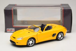 Ford Mustang Mach III Cabriolet Gul Maisto 1:18 32815 Metall — bild 8 av 8