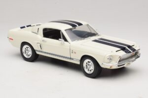 Ford Shelby GT500KR Vit Road Legends 1:18 92168 Metall — bild 6 av 8