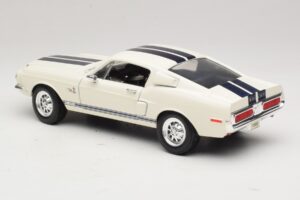 Ford Shelby GT500KR Vit Road Legends 1:18 92168 Metall — bild 7 av 8