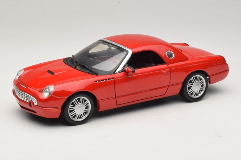 Ford Thunderbird Röd Maisto 1:18 31620 Metall