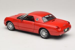 Ford Thunderbird Röd Maisto 1:18 31620 Metall — bild 7 av 8