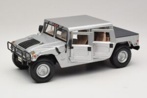 Hummer H1 Hardtop Silver Maisto 1:18 36857 Metall — bild 2 av 8