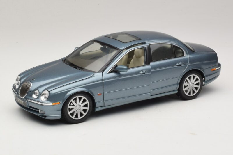 Jaguar S-Type X200 Blå Maisto 1:18 31865 Metall