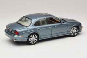 Jaguar S-Type X200 Blå Maisto 1:18 31865 Metall — bild 3 av 8