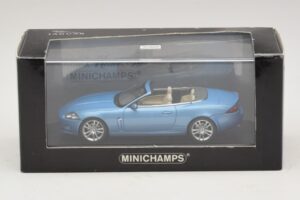 Jaguar XK X150 Cabriolet Ljusblå Metallic Minichamps 1:43 400130530 Metall — bild 5 av 5