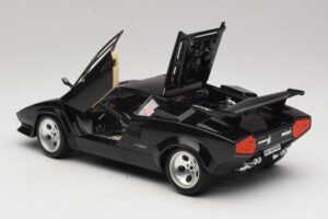 Lamborghini Countach 5000 Quattrovalvole Svart Bburago 1:18 3337 Metall — bild 5 av 8