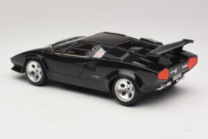 Lamborghini Countach 5000 Quattrovalvole Svart Bburago 1:18 3337 Metall — bild 7 av 8
