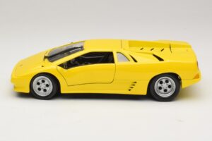 Lamborghini Diablo Gul Maisto 1:18 32803 Metall — bild 4 av 8