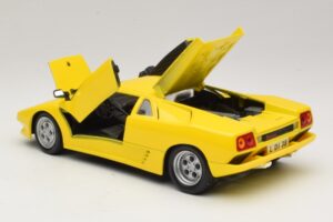 Lamborghini Diablo Gul Maisto 1:18 32803 Metall — bild 5 av 8