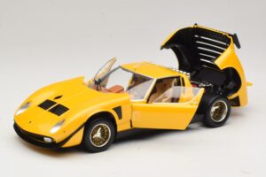Lamborghini Miura SVR Gul & Svart Kyosho 1:18 08319GY Metall — bild 2 av 8