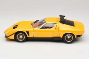 Lamborghini Miura SVR Gul & Svart Kyosho 1:18 08319GY Metall — bild 4 av 8