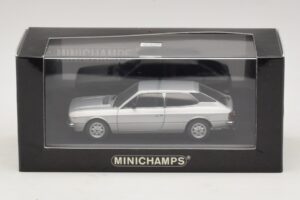 Lancia Beta HPE Silver Minichamps 1:43 400125711 Metall — bild 5 av 5