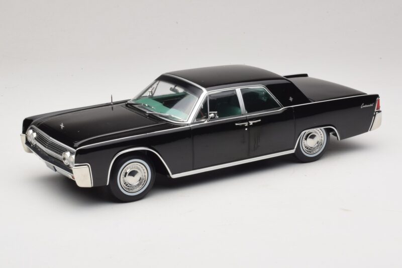 Lincoln Continental Svart KK-Scale 1:18 KKDC181483 Metall