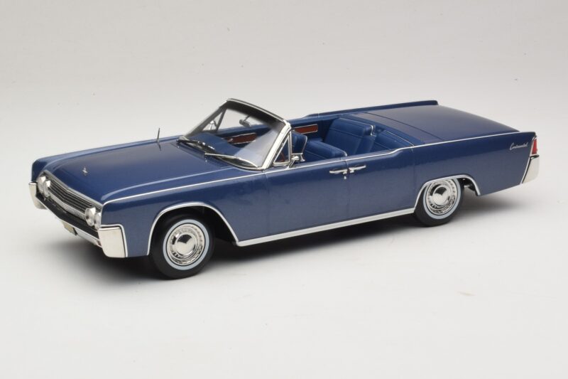 Lincoln Continental Convertible Blå Metallic The Lincoln Lawyer KK-Scale 1:18 KKDC181522 Metall