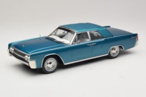 Lincoln Continental Convertible Turkos Metallic KK-Scale 1:18 KKDC181524 Metall — bild 2 av 7