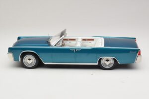 Lincoln Continental Convertible Turkos Metallic KK-Scale 1:18 KKDC181524 Metall — bild 4 av 7