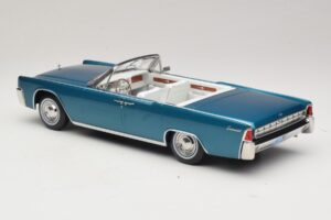 Lincoln Continental Convertible Turkos Metallic KK-Scale 1:18 KKDC181524 Metall — bild 6 av 7