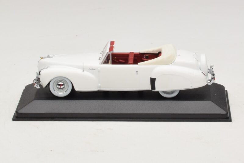 Lincoln Continental Cabriolet Vit Minichamps 1:43 400082501 Metall